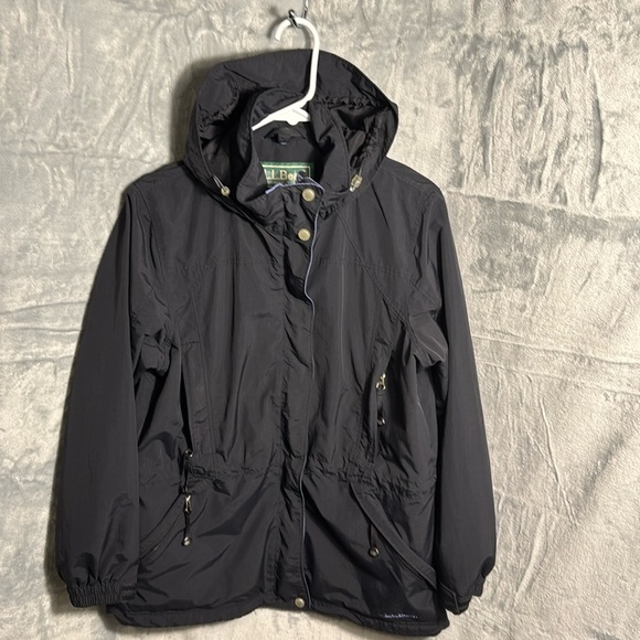 LL Bean coat women’s medium petite black with purplish blue acce - Picture 1 of 13